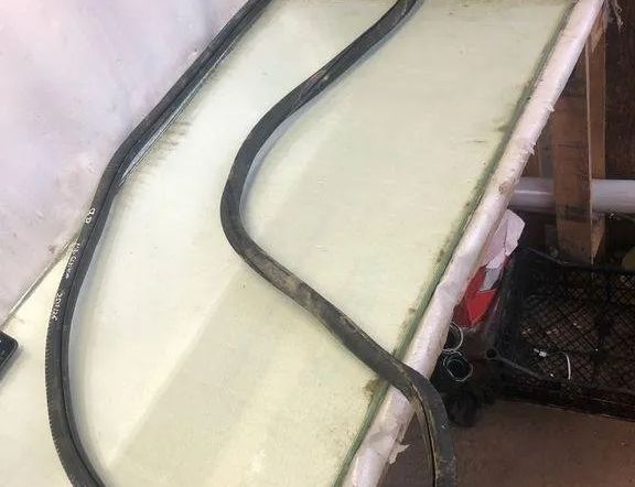 MERCEDES-BENZ GLA-Class H247 (2019-2024) Aizmugurējo durvju blīvējuma gumija (uz korpusa) A2476921000 32138023