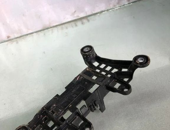 MERCEDES-BENZ GLA-Class H247 (2019-2024) Akumulātors turētājs A2475451000 32138284