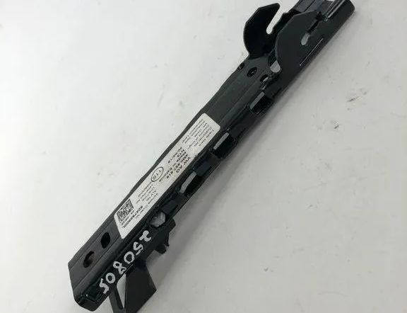 VOLKSWAGEN Passat B7 (2010-2015) Регулятор высоты ремня безопасности (передний правый) 4m0857819 32142148