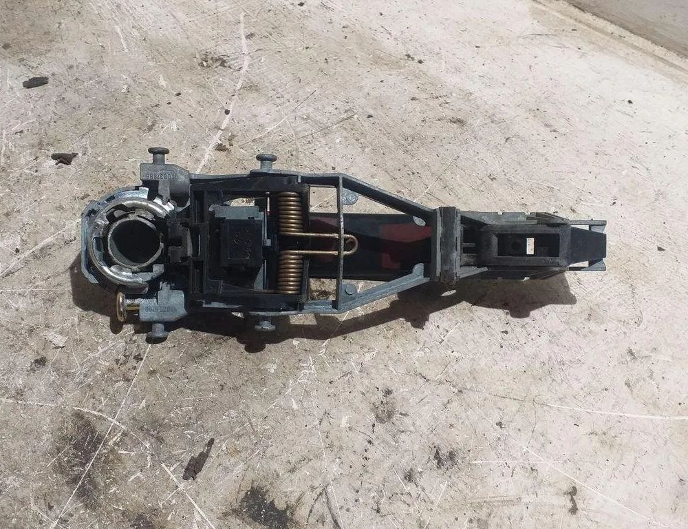 VOLKSWAGEN Golf 8 generation (2019-2023) Наружная ручка задней правой двери 1K0837885 31437936