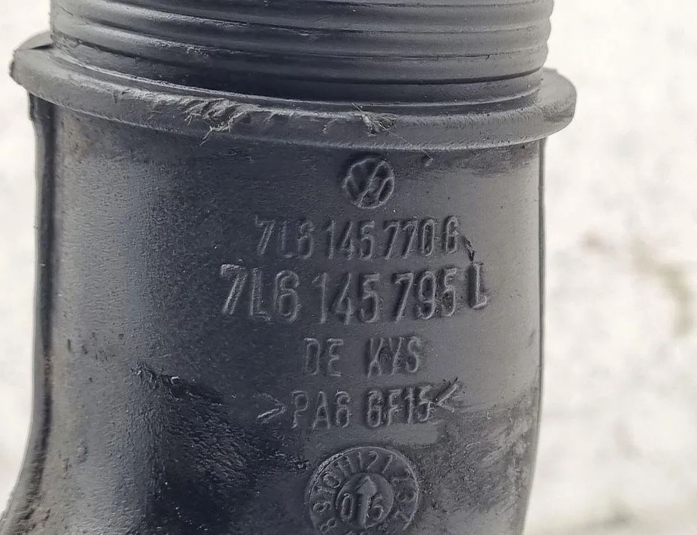 VOLKSWAGEN Touareg 1 generation (2002-2010) шланг радиатора интеркулера 7L6145795L 31437971