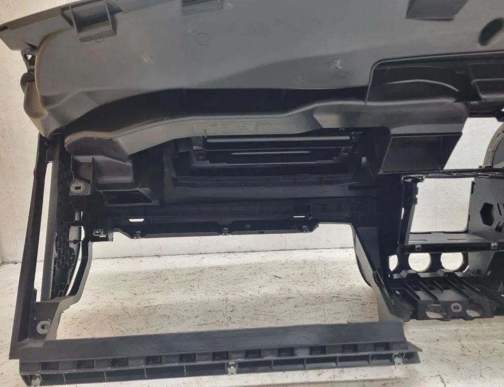 VOLKSWAGEN Golf 8 generation (2019-2023) Передняя панель салона 1K1858295 31440199