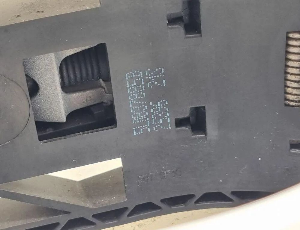 SKODA Octavia 1 generation (1996-2010) Kreisās puses bīdāmo durvju ārējais rokturis 5L0837885B 31441388