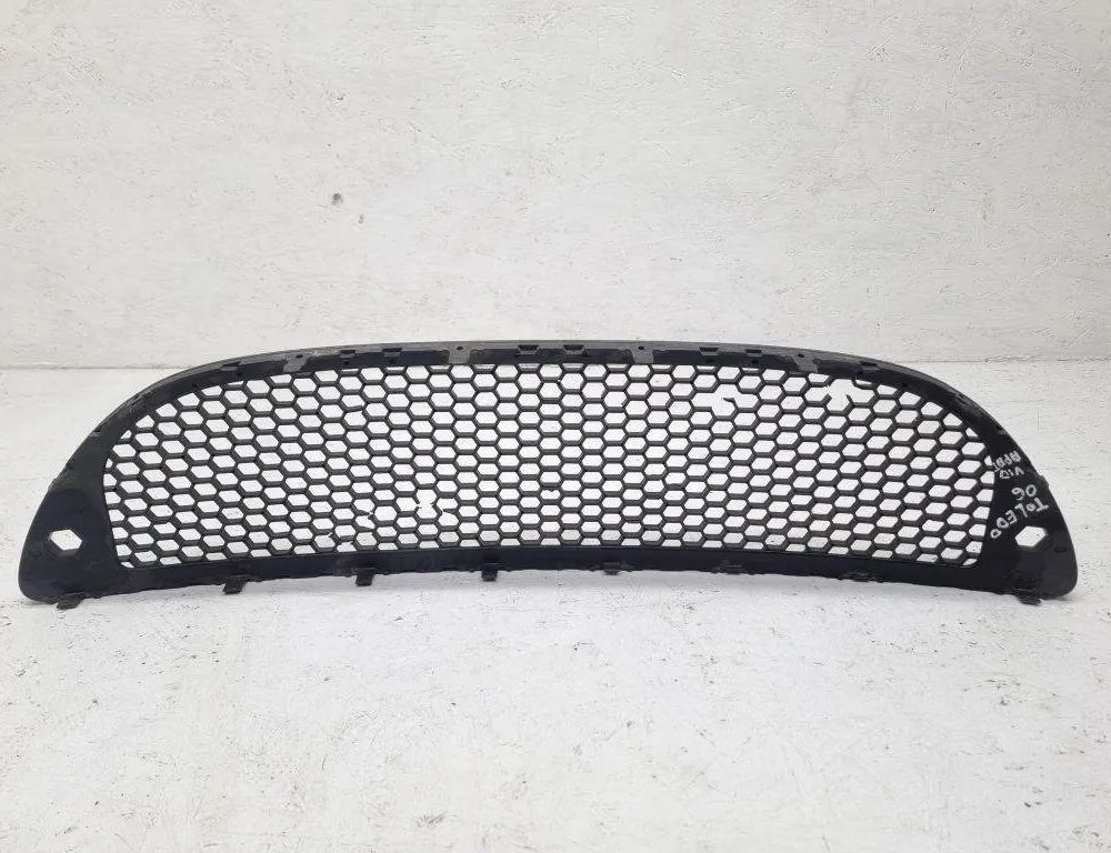 VOLKSWAGEN Touran 1 generation (2003-2015) Front Bumper Lower Grill 5P0853667A 31447068