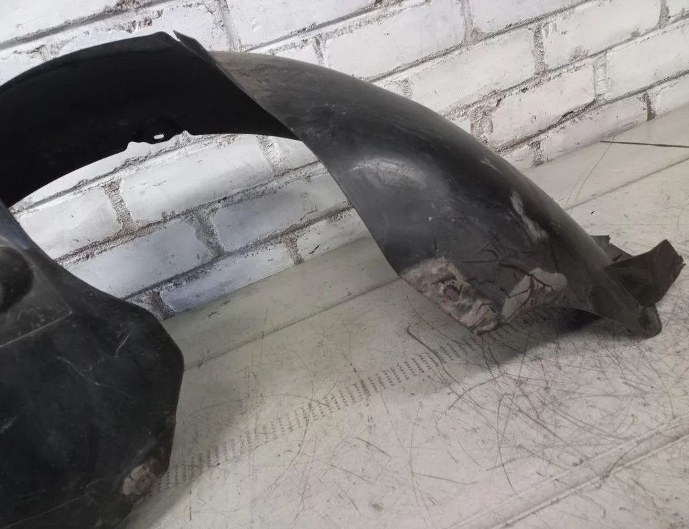 VOLKSWAGEN Passat B6 (2005-2010) Передний правый подкрылок 3C0805978 31448885