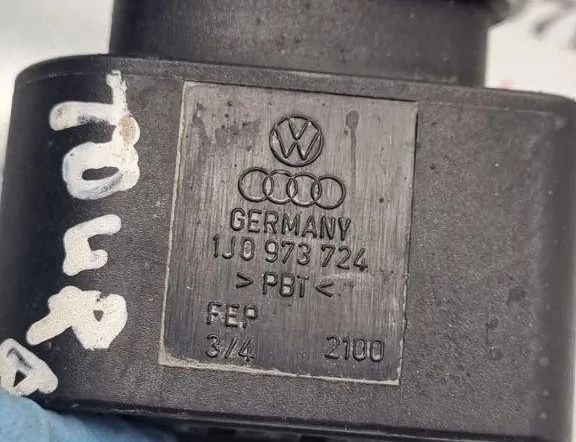 VOLKSWAGEN Touareg 1 generation (2002-2010) Rear light contacts 1J0973724 31449914