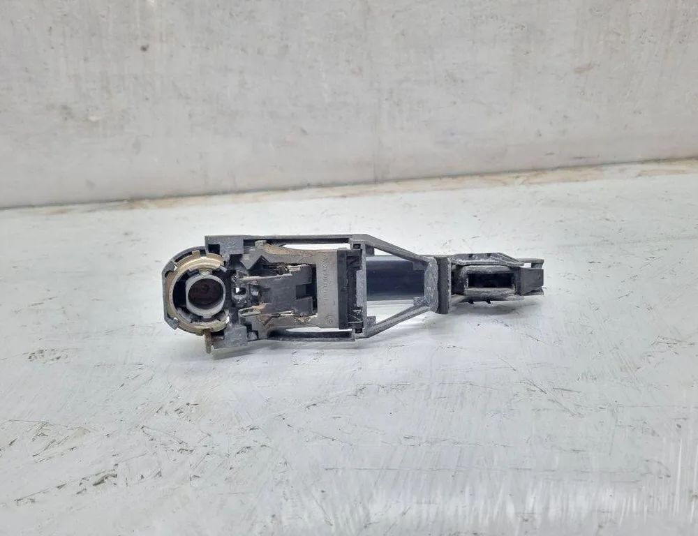 VOLKSWAGEN Passat B5 (1996-2005) Наружная ручка задней левой двери 3B0837885 31453308