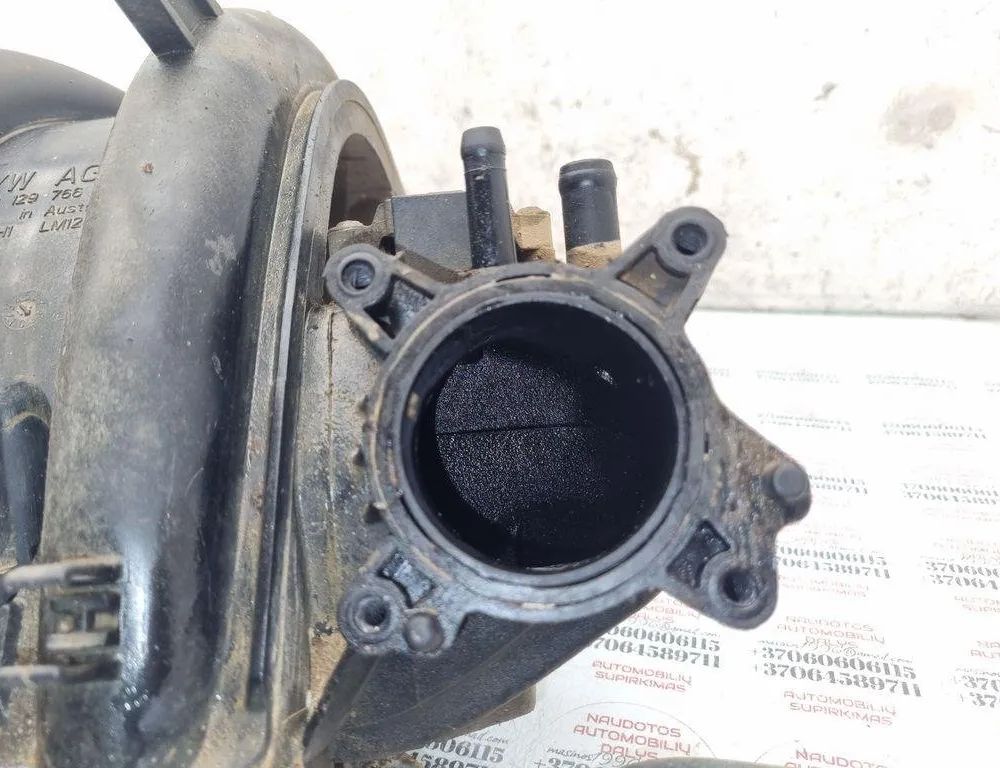 VOLKSWAGEN Polo 4 generation (2001-2009) Впускной коллектор 03D129766L 31456394