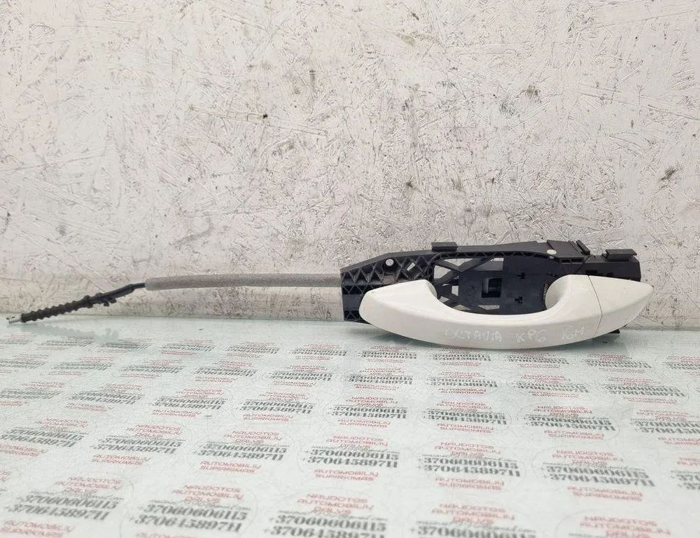 SKODA Octavia 1 generation (1996-2010) Aizmugurējo kreiso durvju ārējais rokturis 5L0837885C 31461165