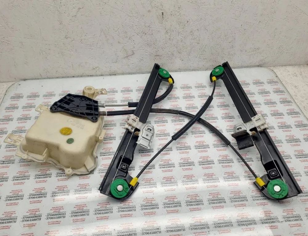 SEAT Toledo 3 generation (2004-2010) Aizmugurējo labo durvju logu pacēlājs 5P0837402A 31462587