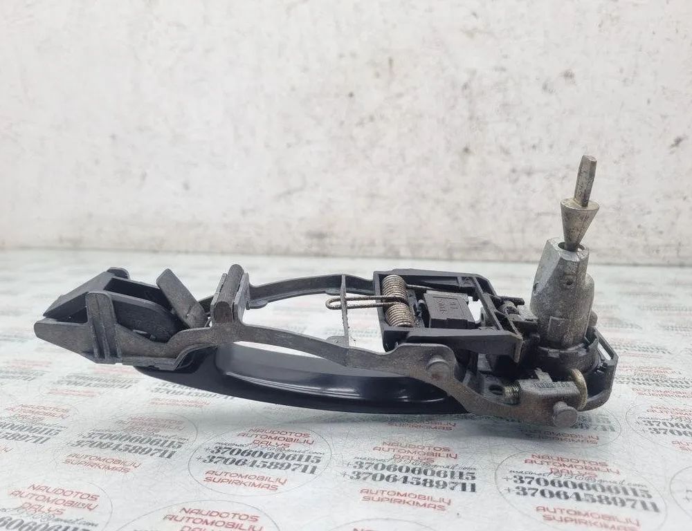 VOLKSWAGEN Golf 8 generation (2019-2023) Наружная ручка боковых левых дверей 1K0837885 31462652