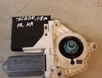 SEAT Toledo 3 generation (2004-2010) Priekšējo kreiso durvju logu pacēlāja motorīts 1K0959792H 31469919