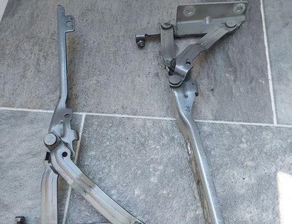 VOLKSWAGEN Golf 8 generation (2019-2023) Front Left Bonnet Hinge 1K0823302C,1K0823301C 31471700