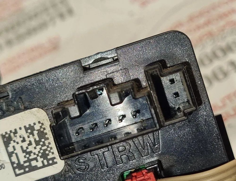 VOLKSWAGEN Passat B6 (2005-2010) Кнопки / переключатели на рулевом колесе 1K0959538F,1K0959537J 31474366