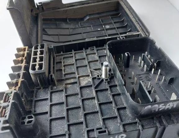 VOLKSWAGEN Passat B7 (2010-2015) Drošinātāju kārba 1K0937132,3C0937125 31474477