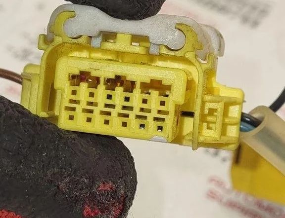 VOLKSWAGEN Touran 1 generation (2003-2015) Kabeļi / vadi 31475152