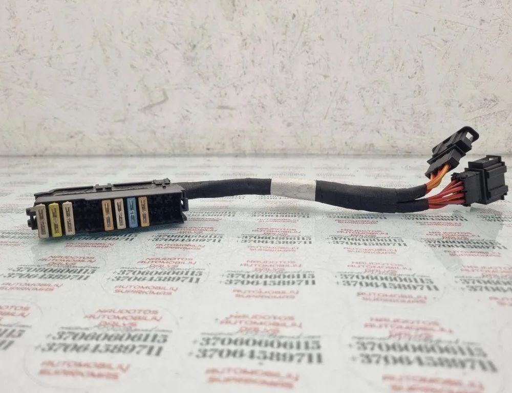 VOLKSWAGEN Touran 1 generation (2003-2015) Drošinātāju kārba 4F1941824 31475340