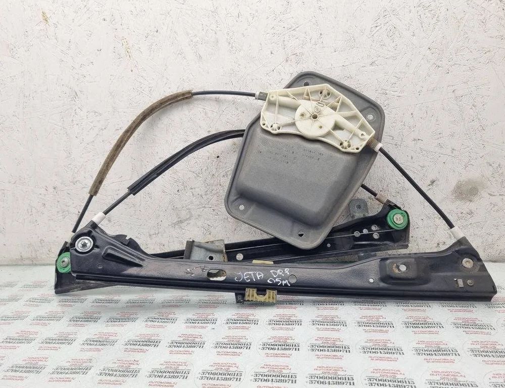 VOLKSWAGEN Jetta 3 generation (1992-1998) Стеклоподъемник задней правой двери 1K5837462B 31475359