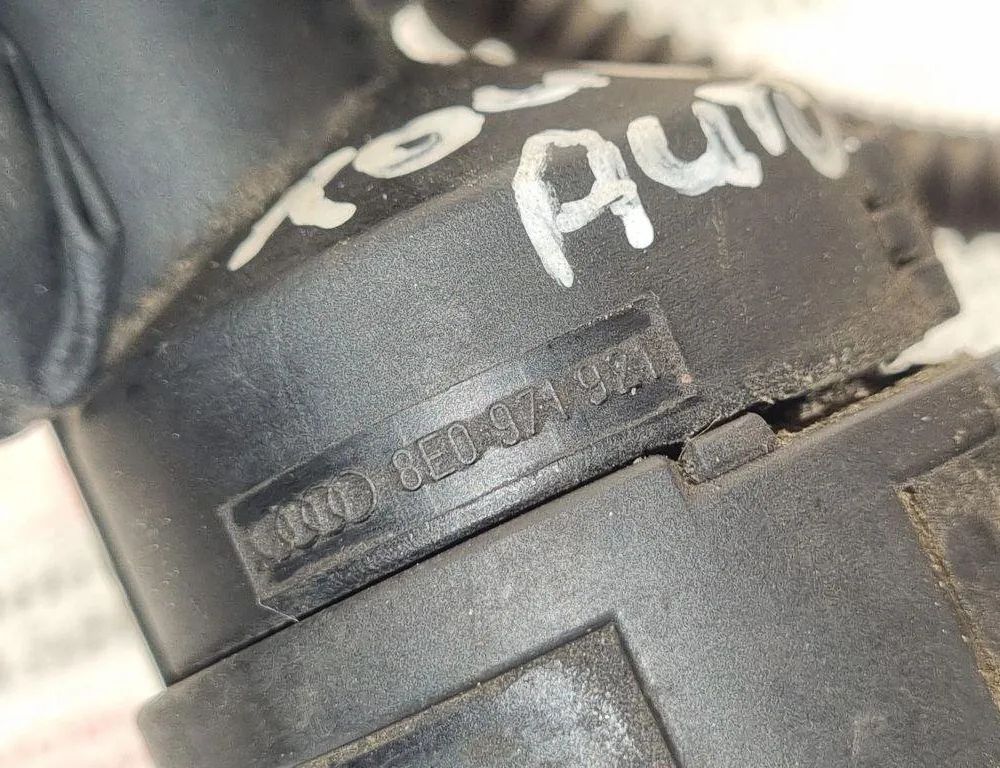 VOLKSWAGEN Touran 1 generation (2003-2015) Kabeļi / vadi 8E0971921 31475729