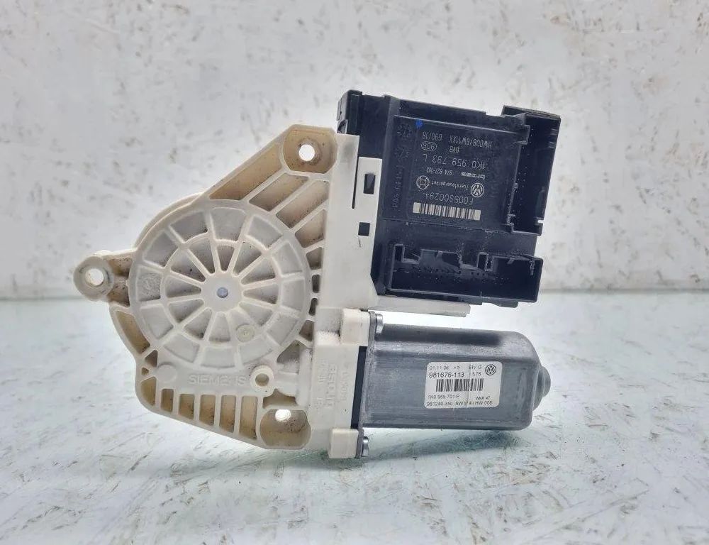 VOLKSWAGEN Passat B6 (2005-2010) Маторчик стеклоподъемника передней левой двери 1K0959793L 31476521