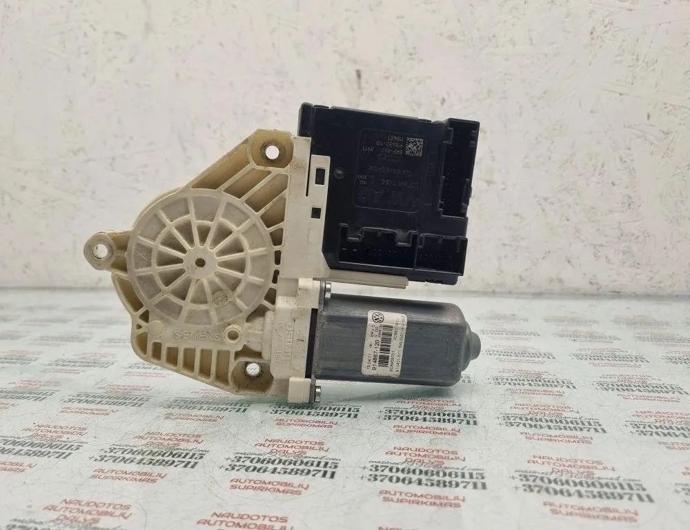 VOLKSWAGEN Passat CC 1 generation (2008-2017) Priekšējo kreiso durvju logu pacēlāja motorīts 3C8959701 31477653