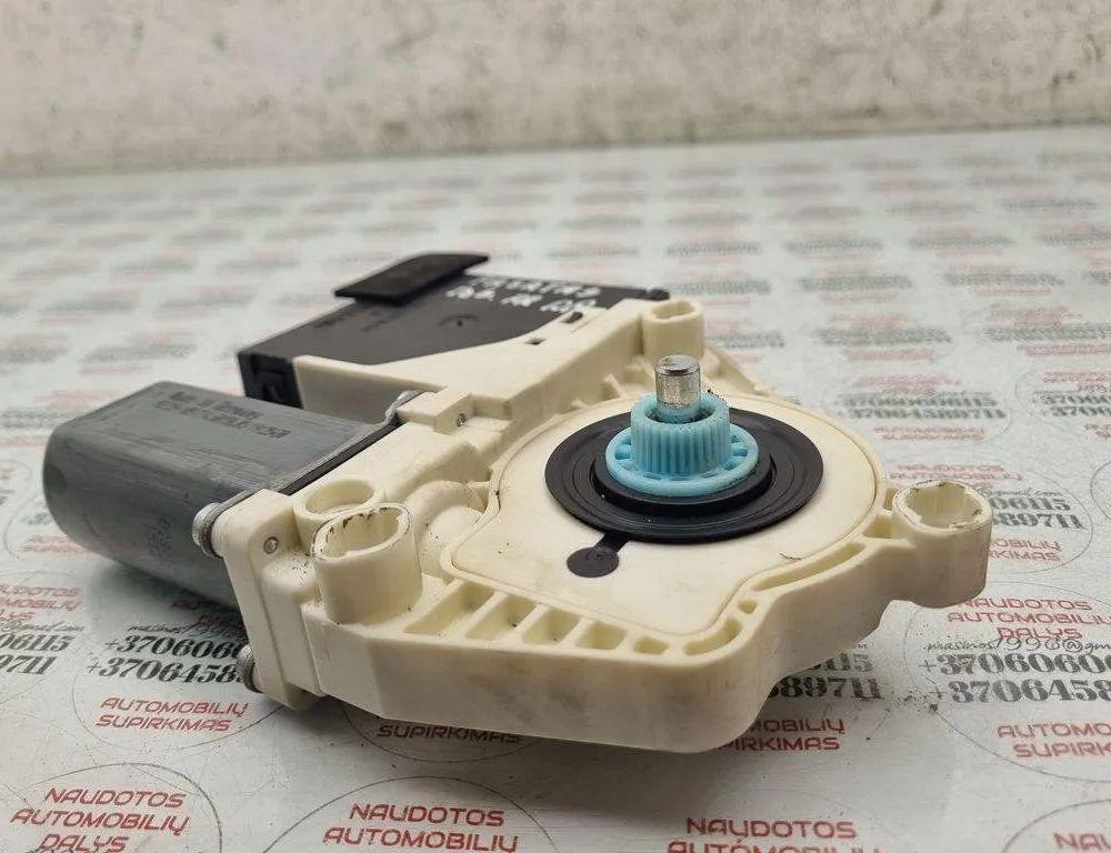 VOLKSWAGEN Passat B6 (2005-2010) Маторчик стеклоподъемника передней левой двери 0536009302 31478148