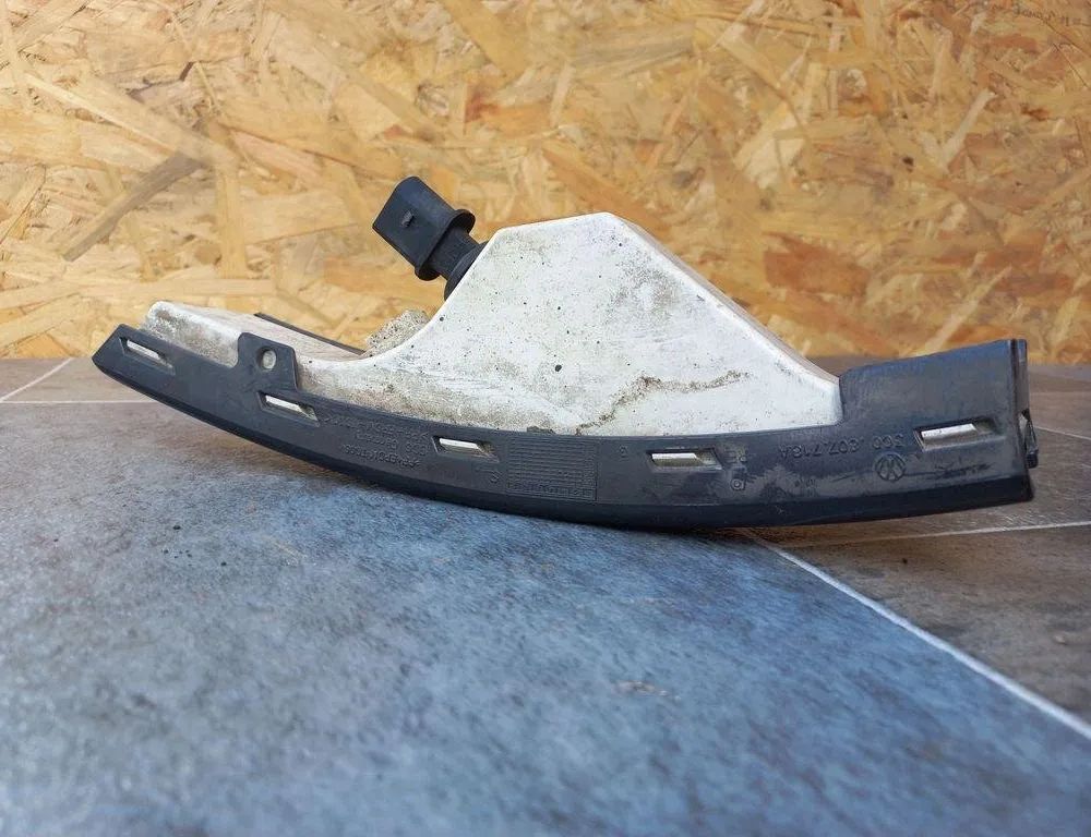 VOLKSWAGEN Passat B6 (2005-2010) Передний правый указатель поворота 3C0953042E 31478676