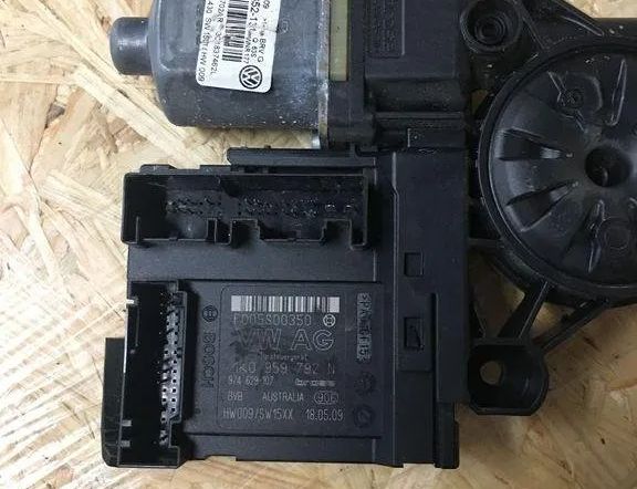 VOLKSWAGEN Passat B6 (2005-2010) Front Left Door Window Regulator Motor 1K0959792N 31479198