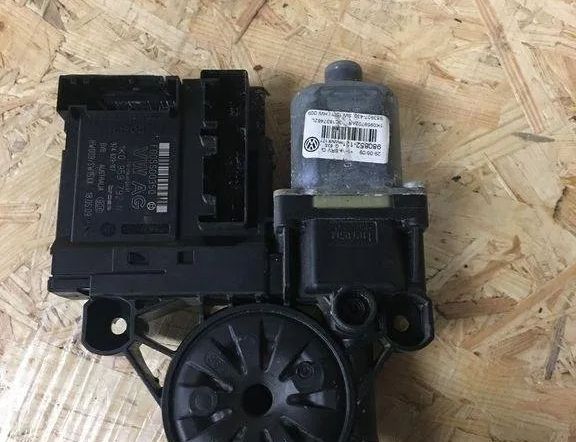 VOLKSWAGEN Passat B6 (2005-2010) Front Left Door Window Regulator Motor 1K0959792N 31479198