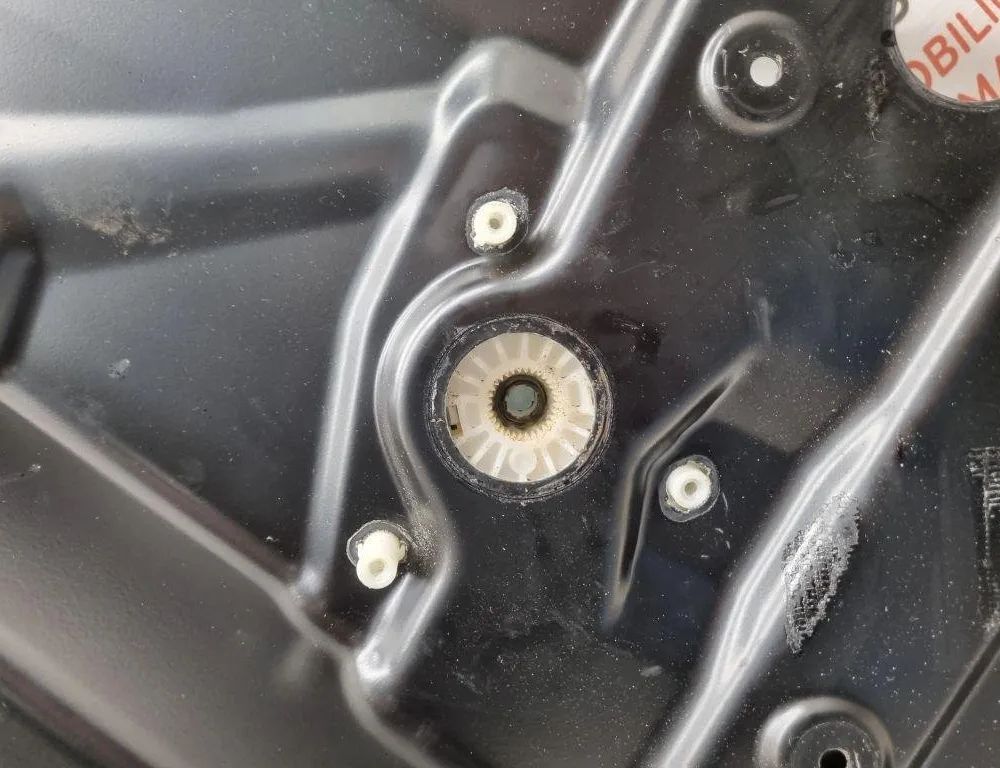 VOLKSWAGEN Touareg 1 generation (2002-2010) Стеклоподъемник задней левой двери 7E0035411A 31479904