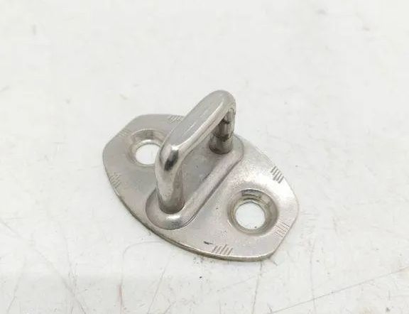 AUDI A6 C6/4F (2004-2011) Крюк капотa 3B0837033D 31903985