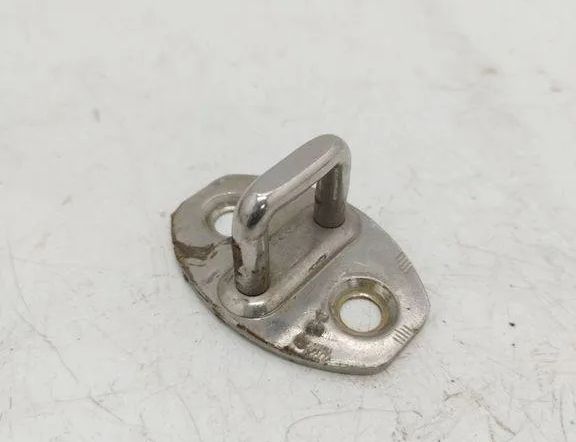 AUDI A6 C6/4F (2004-2011) Крюк капотa 3B0837033D 31903986