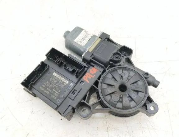 VOLKSWAGEN Passat B6 (2005-2010) Priekšējo kreiso durvju logu pacēlāja motorīts 3C1837461l 31906478