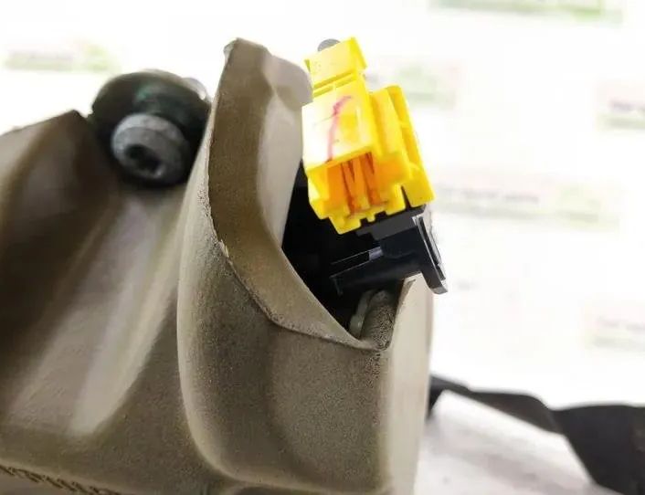 MERCEDES-BENZ R-Class W251 (2005-2017) Aizmugurējā kreisā drošības josta 2518600085,A2518600085 27138364