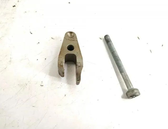 MERCEDES-BENZ C-Class W204/S204/C204 (2004-2015) Degvielas sūkņa kronšteins 6510160438,A6510160438 27150496