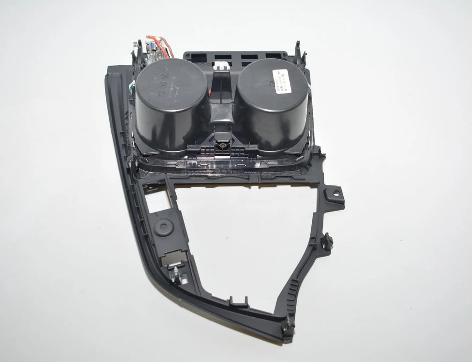 BMW 3 Series F30/F31 (2011-2020) Glāžu turētājs 9218926,8219700 11248170