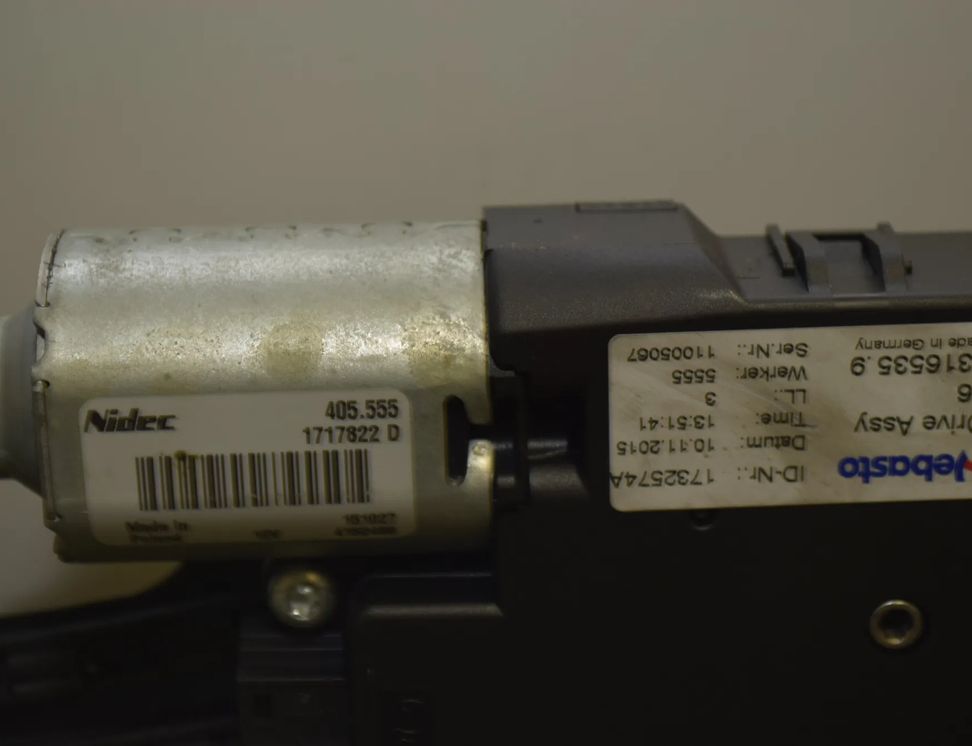 BMW 5 Series F10/F11 (2009-2017) Sunroof 8060816,54107209283,7209283,7316535,54107399483,7193398,67617316535,54107256112,67617193398,7399483,54107382982,7382982,7256112 17205139