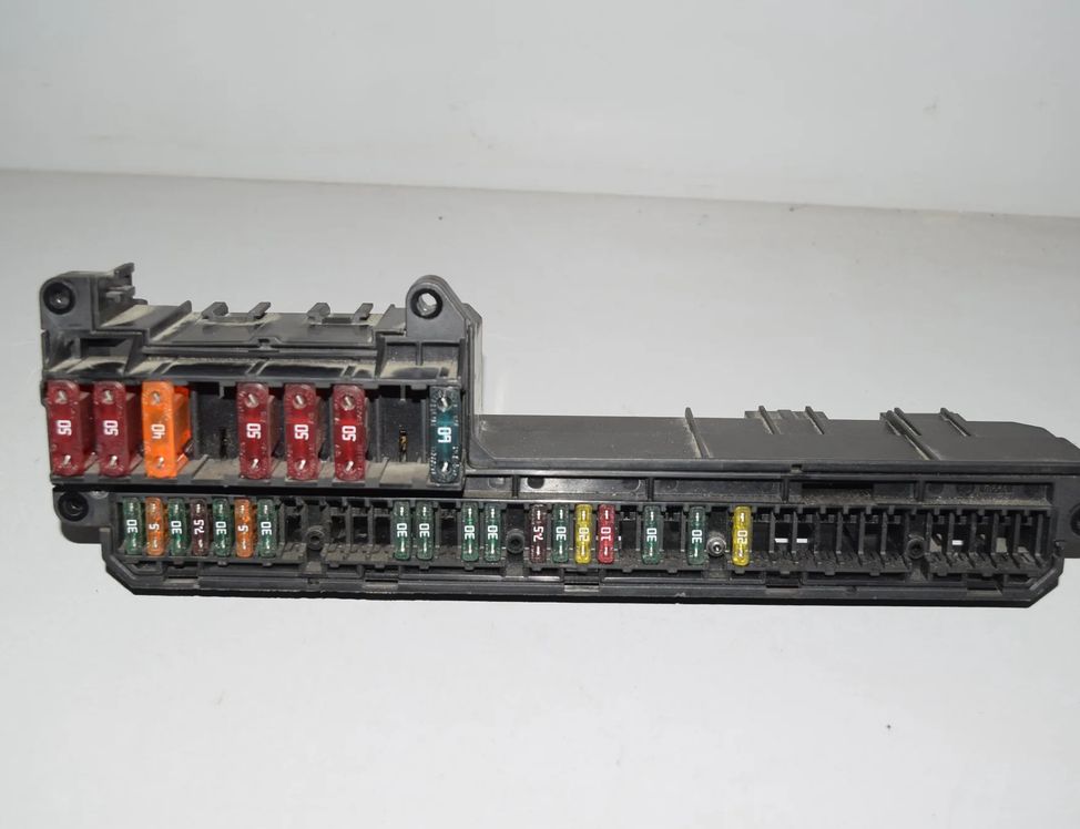 BMW 5 Series E60/E61 (2003-2010) Fuse Box 6932452 1742894