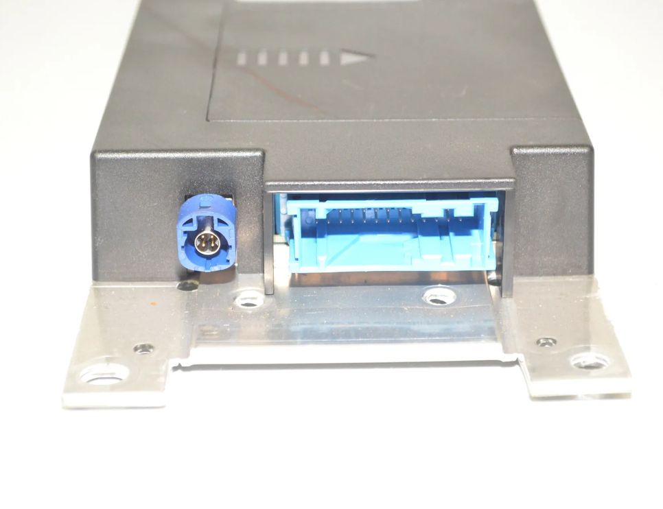 BMW 2 Series F22/F23 (2013-2020) Bluetooth Control Unit 9377149,84109362848,9362848,84109350661,9350661,84109322954,9322954,84109318585,9318585,84109306220,9306220,84109289385,9289385,84109293242,9293242,84109350662,9350662,84109322940,9322940 25304338