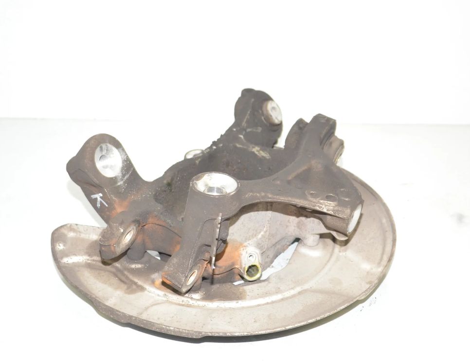 BMW 5 Series G30/G31 (2016-2023) Rear Left Wheel Hub 6866335,33306866335 27537556