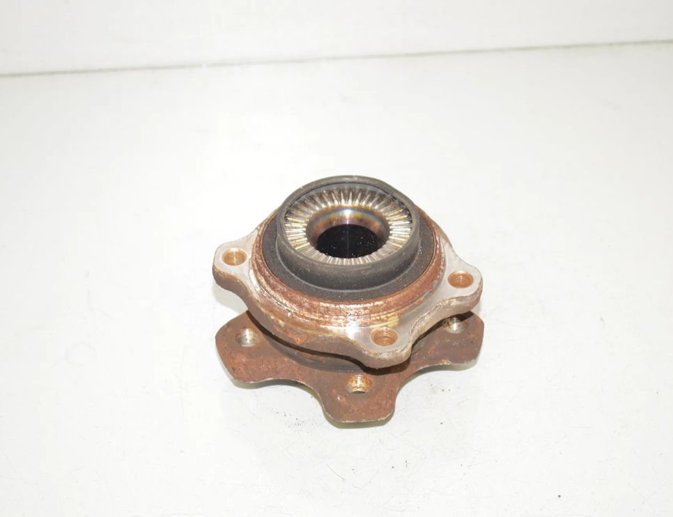 BMW 5 Series G30/G31 (2016-2023) Подшипник ступицы задний левый 33406899175,31202408656,2408656,31206871193,6871193,31206866316,6866316,31208838134,8838134,33406899174,6899174,33408834930,8834930,6899175 27802338