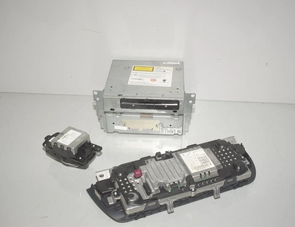 BMW 5 Series F10/F11 (2009-2017) Навигационная система 9266385,9267955,9274569,65509266385,9241826,65509241826,9243897,65509243897,65829267955,9253944,61319253944,65129274569,9282084,65129282084 28355331