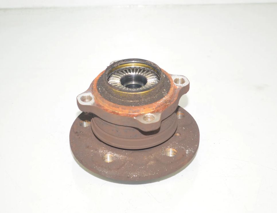 BMW X1 F48/F49 (2015-2023) Подшипник ступицы задний левый 6851589,33416851589 28360107