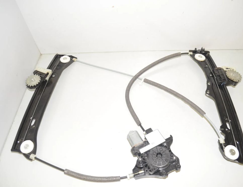 BMW 4 Series G22, G23, G26 (2020-2023) Front Right Door Window Regulator 9854492 28398623