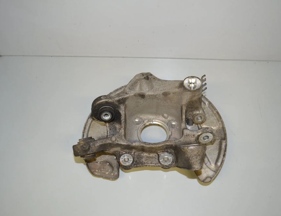 BMW 5 Series G30/G31 (2016-2023) Rear Left Wheel Hub 6866337,6866335,33306866335 29970286