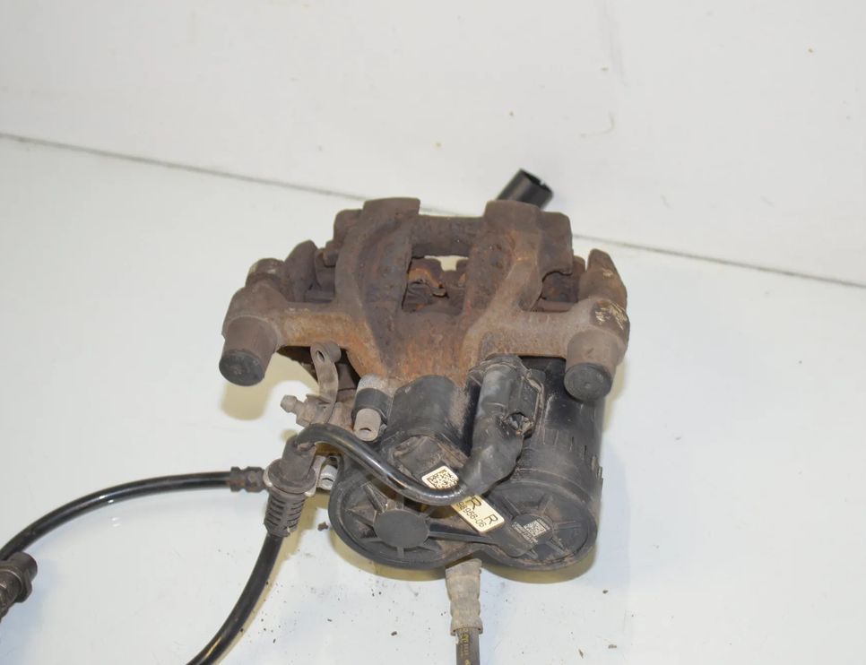 BMW 2 Series Grand Tourer F46 (2018-2023) Rear Right Brake Caliper 6798958,6883026,34206883026,34216860006,6860006 30056925