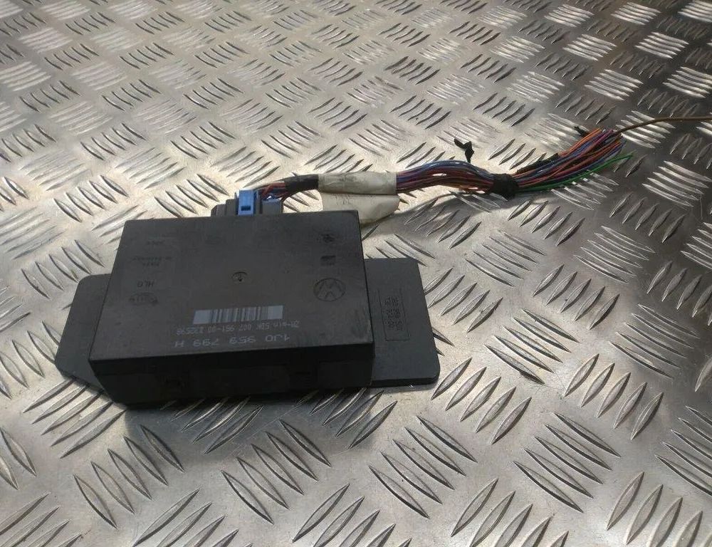 VOLKSWAGEN Golf 3 generation (1991-1998) Komforta vadības bloks 1J0959799H 31435777