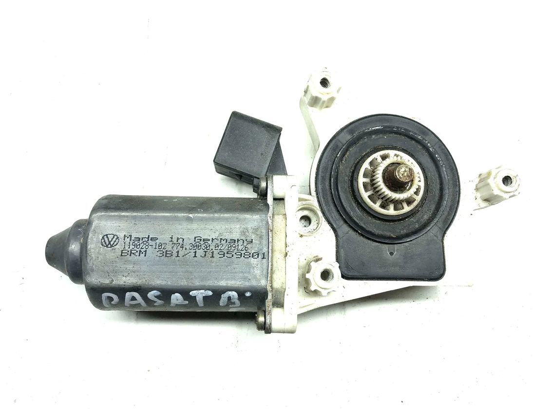 VOLKSWAGEN Passat B5 (1996-2005) Front Left Door Window Regulator Motor 3B4837751A,969011902000 28248550