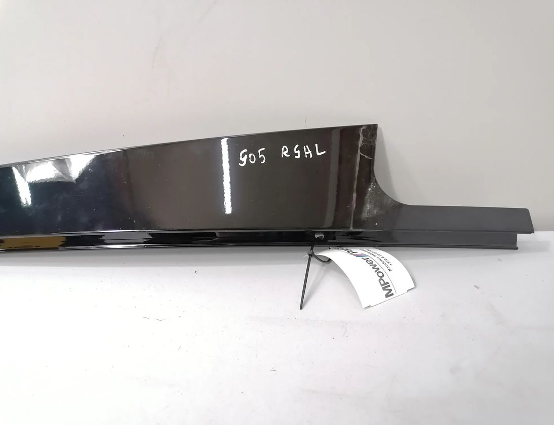 BMW X5 G05/G18 (2018-2024) Vertikāla aizmugurējo labo durvju apdare 7429390 11733081