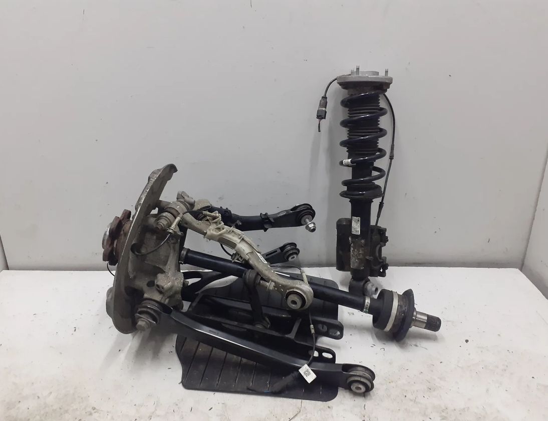BMW 8 Series G14/G15/G16 (2018-2024) Rear Left Suspension 6850561,6893528,6875104,6861125,6883339,6878103 15272828